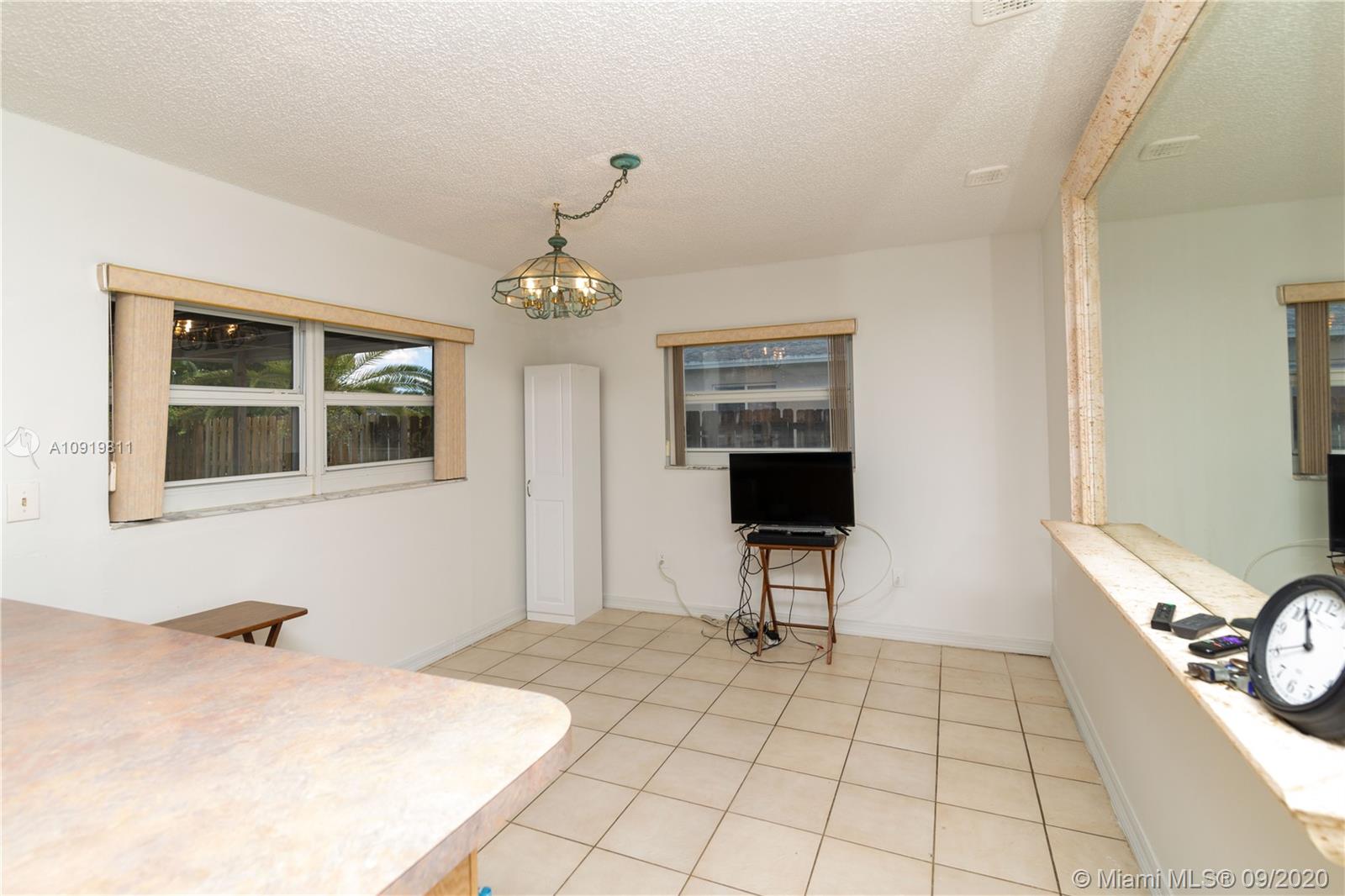 11203 Ladino Street Boca Raton, FL 33428 - Photo 13 of 36 Kitchen Dinning area of 11203 Ladino St. Boca Raton FL 33428 - 3953