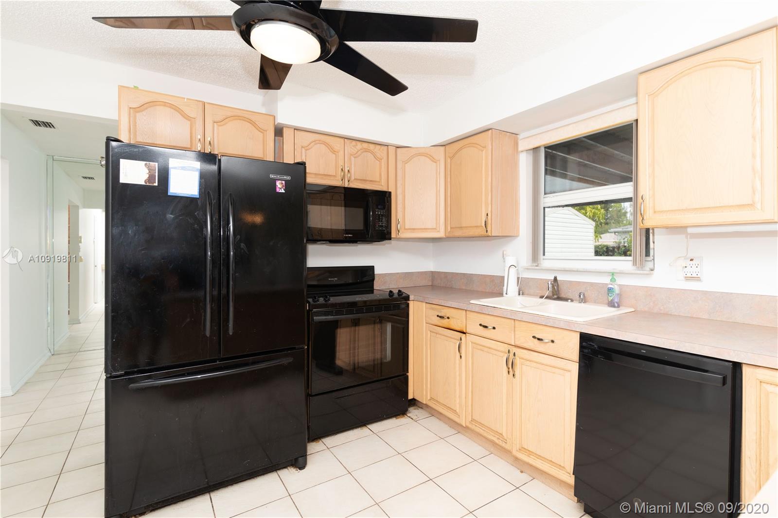 11203 Ladino Street Boca Raton, FL 33428 - Photo 15 of 36 Kitchen in 11203 Ladino Street Boca Raton FL 33428