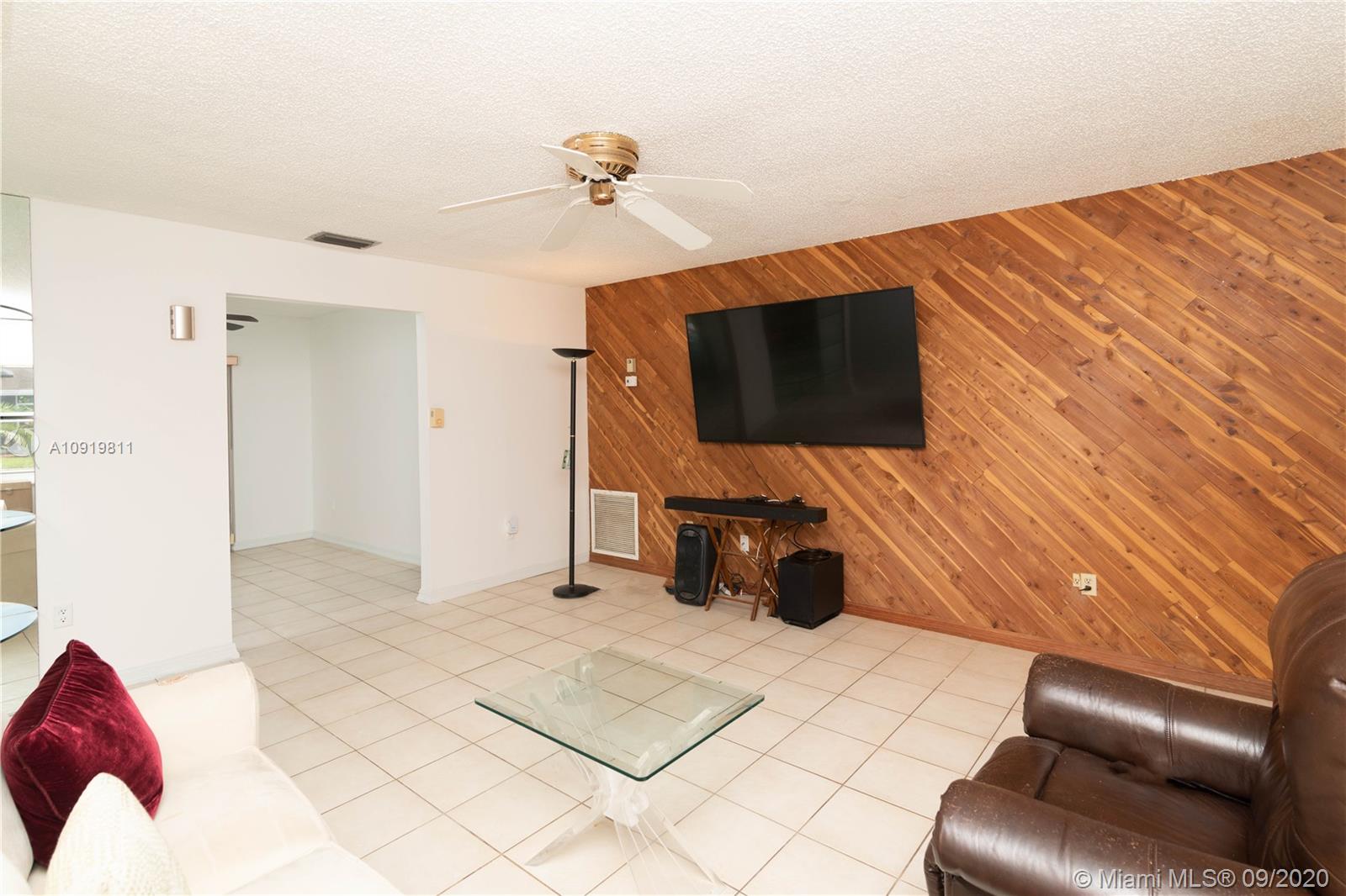11203 Ladino Street Boca Raton, FL 33428 - Photo 7 of 36 Living room area of 11203 Ladino St. Boca Raton FL 33428 - 3953
