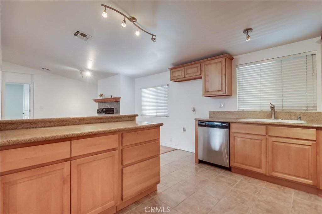 24425 Woolsey Canyon Road, Unit 130 Canoga Park, CA 91304 - Photo 19 of 46