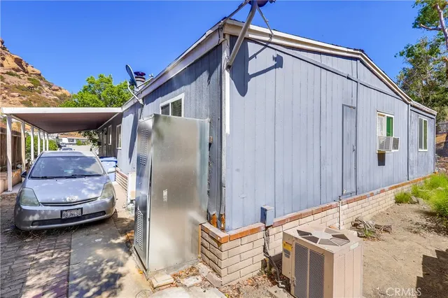 a view of a backyard with green space