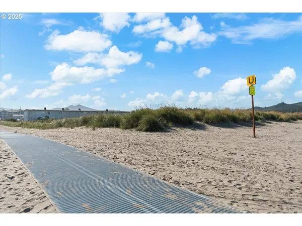 $234,900 | 2316 Beach Drive, Unit 154, Seaside, OR 97138
