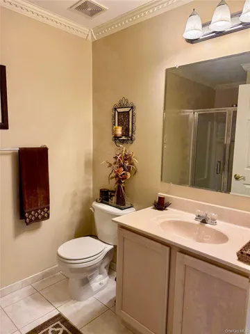 $530,000 | 6 Morley Circle, Melville, NY 11747