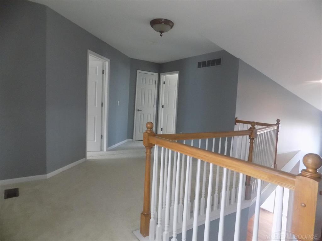 41825 Mitchell Road Novi, MI 48377 - Photo 4 of 20 50137698-56365d48-9481-44e7-8d5a-ae14b15a4d2e.JPG