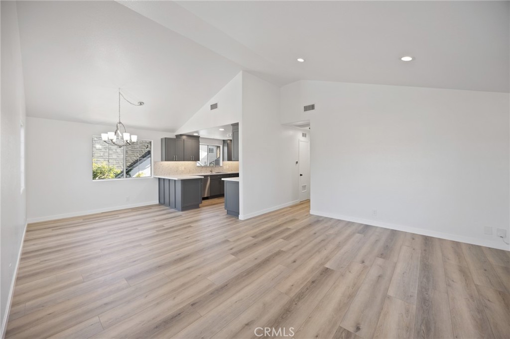 422 Parkman Avenue Los Angeles, CA 90026 - Photo 11 of 33