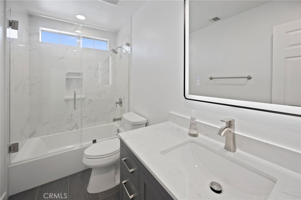 422 Parkman Avenue Los Angeles, CA 90026 - Photo 18 of 33