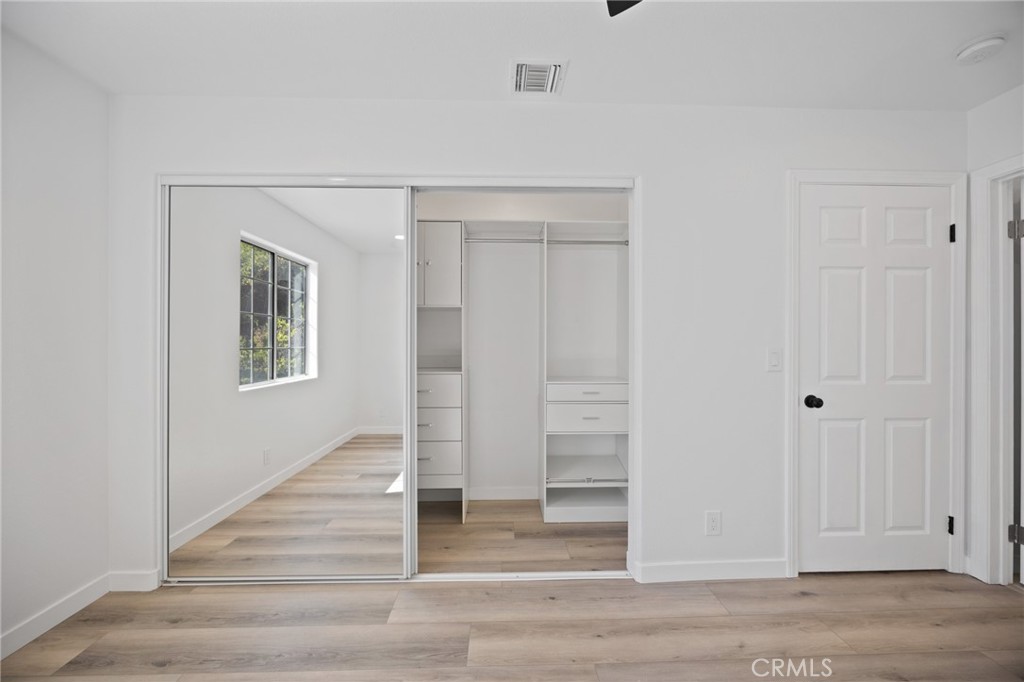 422 Parkman Avenue Los Angeles, CA 90026 - Photo 25 of 33