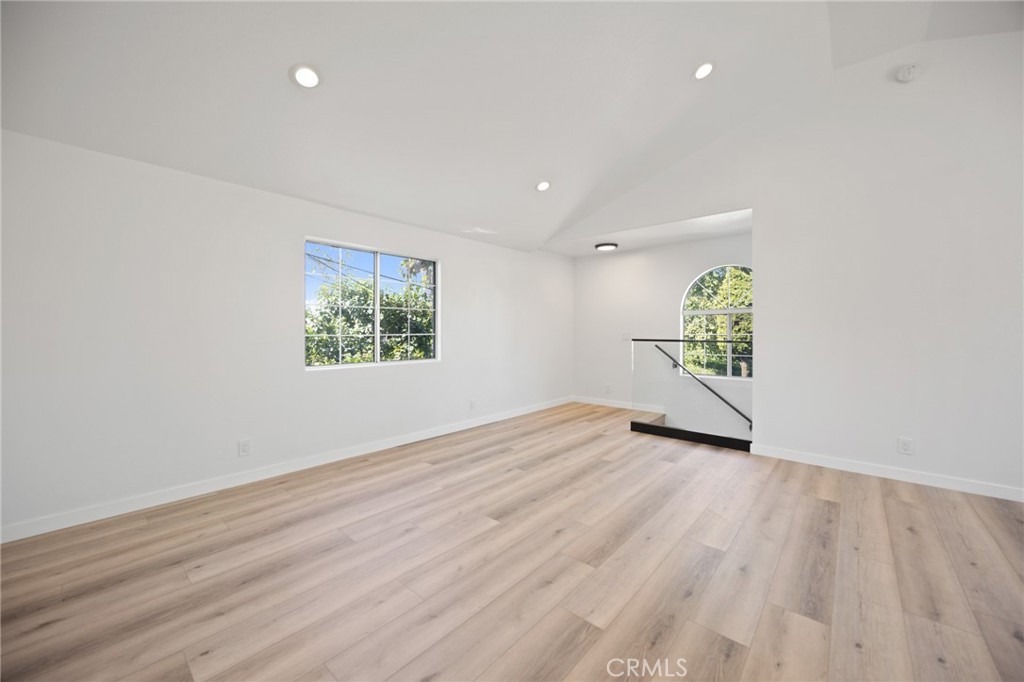 422 Parkman Avenue Los Angeles, CA 90026 - Photo 28 of 33