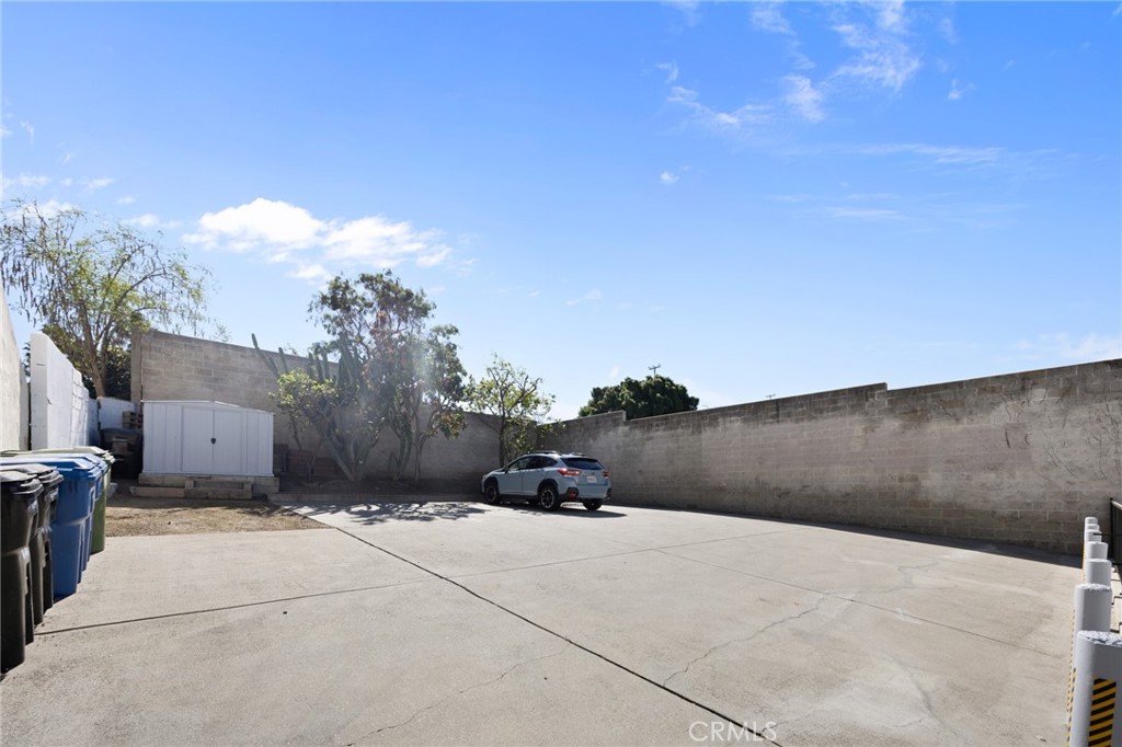 422 Parkman Avenue Los Angeles, CA 90026 - Photo 8 of 33