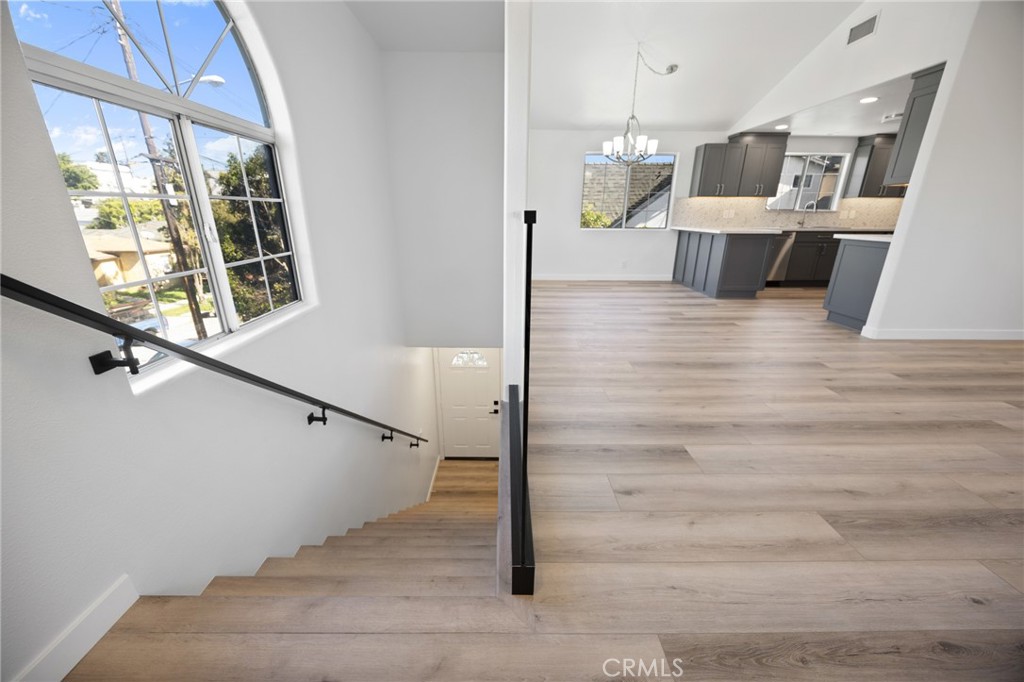 422 Parkman Avenue Los Angeles, CA 90026 - Photo 10 of 33