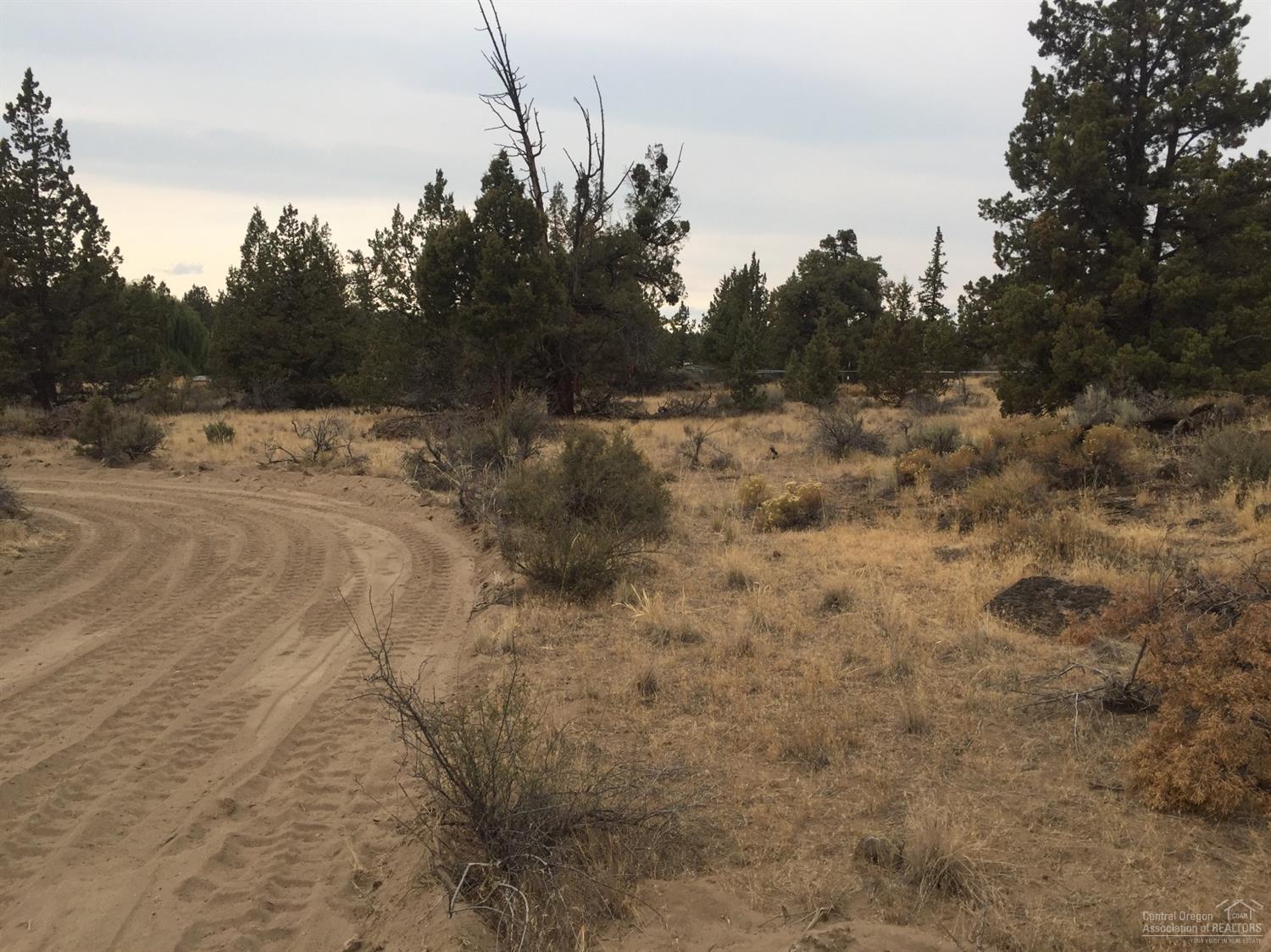 2017 Southwest Gift Road Bend, OR 97703 - Photo 17 of 21 Gallery Image 17