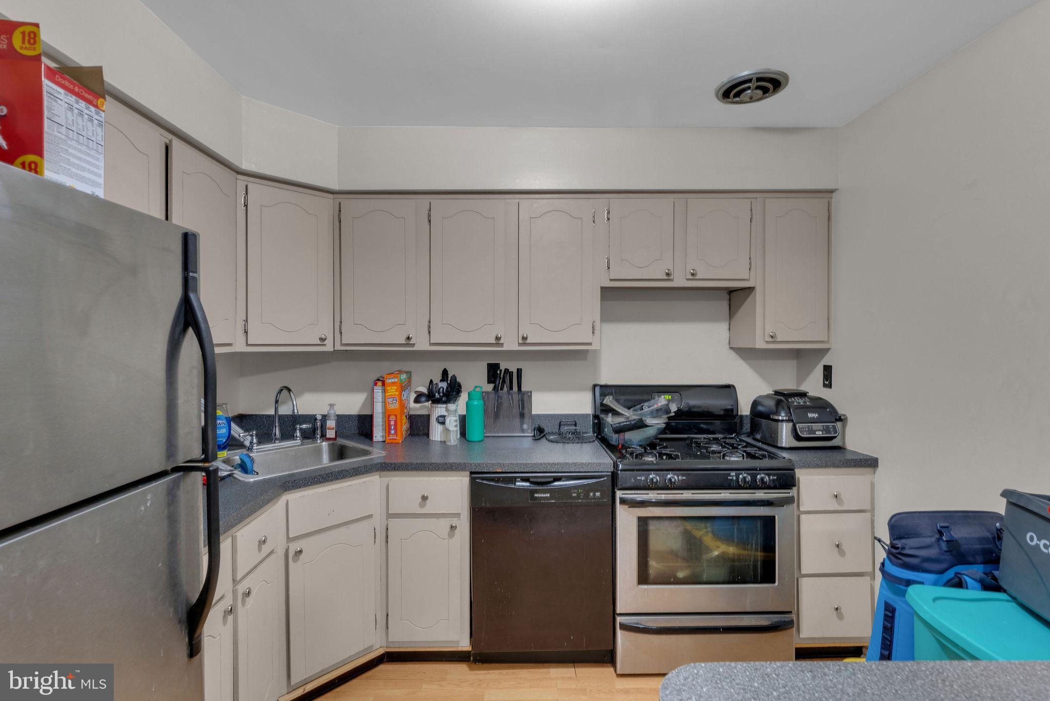 12090 Abby Road Philadelphia, PA 19154 - Photo 17 of 21 Gallery Image 17