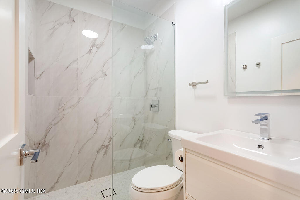2 Horseshoe Road Cos Cob, CT 06807 - Photo 21 of 32 Horseshoe_037
