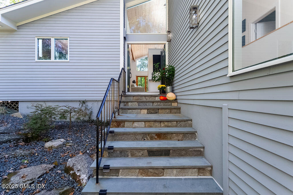 2 Horseshoe Road Cos Cob, CT 06807 - Photo 4 of 32 Horseshoe_004