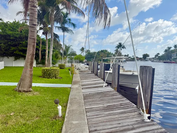 $1,800 | 199 East McNab Road, Unit 104, Pompano Beach, FL 33060