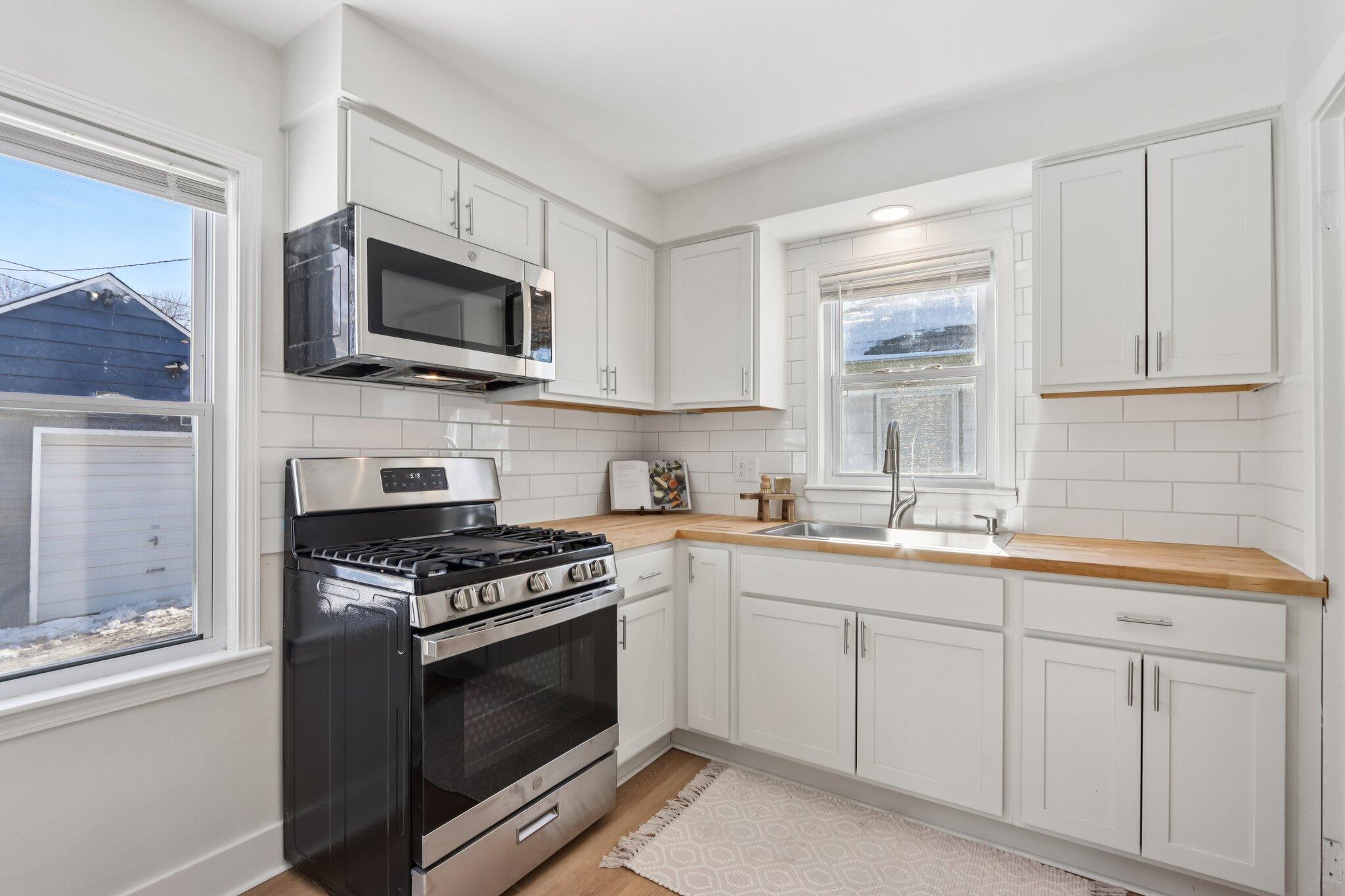 5452 North 56th Street Milwaukee, WI 53218 - Photo 4 of 12 4