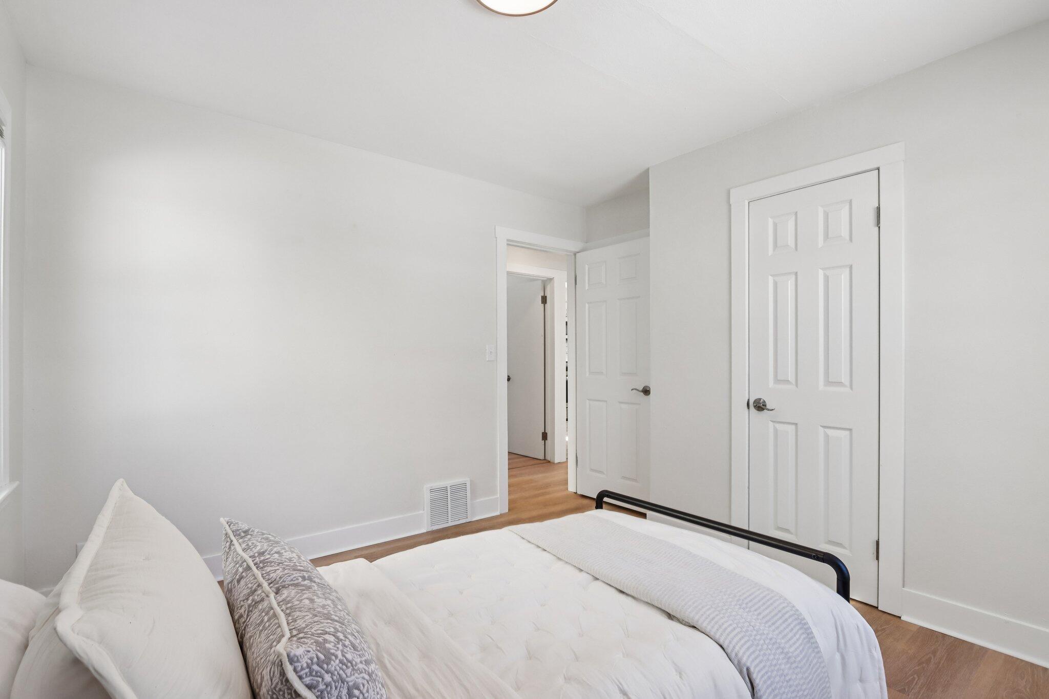 5452 North 56th Street Milwaukee, WI 53218 - Photo 8 of 12 8