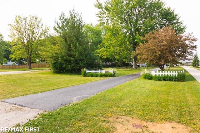 5185 Pointe Tremble Road Algonac, MI 48001 - Photo 3 of 43 31294892-2.JPG