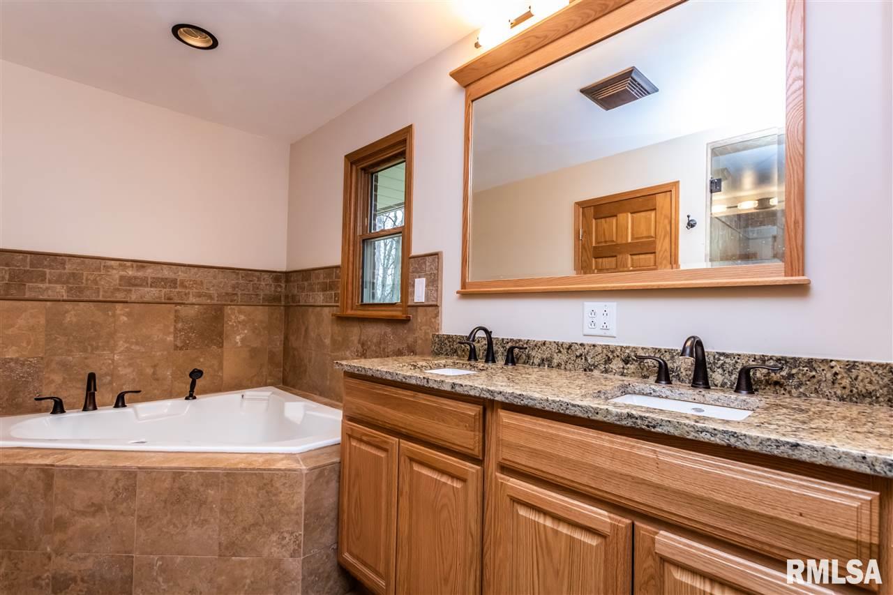 1010 East Truitt Road Chillicothe, IL 61523 - Photo 30 of 36 Gallery Image 30