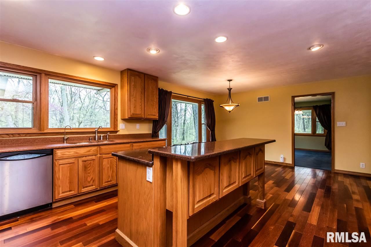 1010 East Truitt Road Chillicothe, IL 61523 - Photo 4 of 36 Gallery Image 4