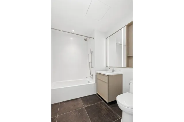 $1,515,000 | 10 Nevins Street, Unit 25A | Downtown Brooklyn