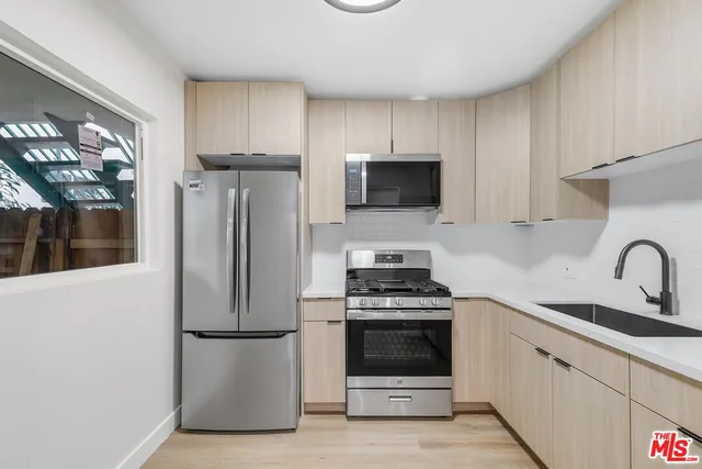 $2,595 | 1333 Barry Avenue, Unit 2, Los Angeles, CA 90025