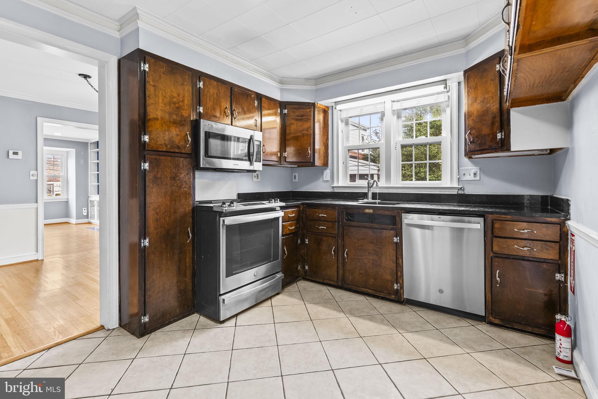 4 Franklin Avenue Silver Spring, MD 20901 - Photo 11 of 39