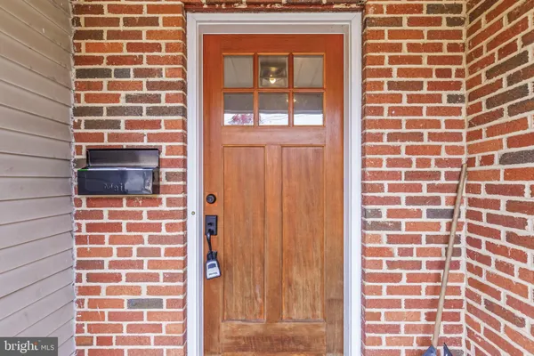 $3,278 | 4 East Franklin Avenue, Silver Spring, MD 20901