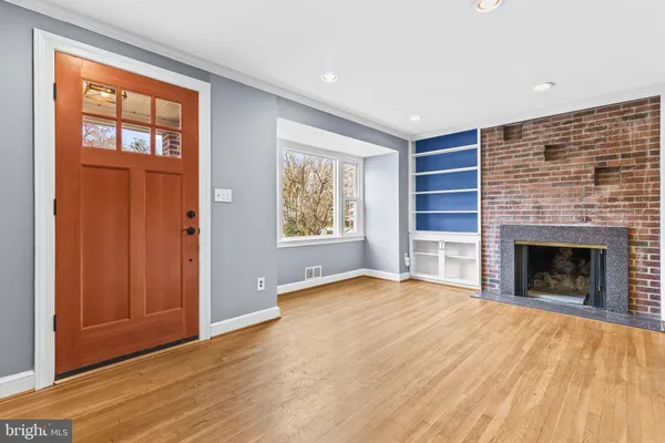 $3,278 | 4 East Franklin Avenue, Silver Spring, MD 20901