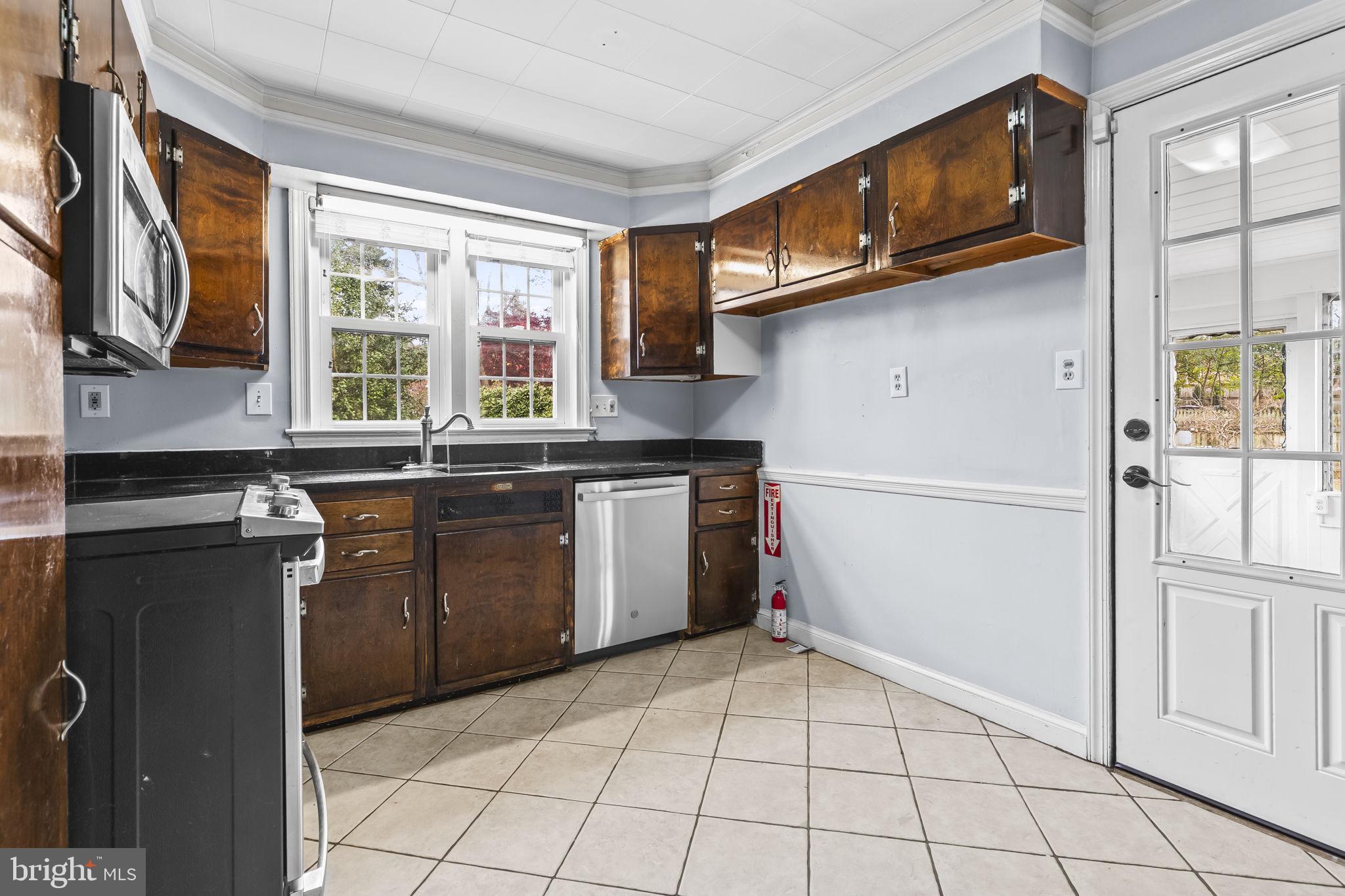 4 Franklin Avenue Silver Spring, MD 20901 - Photo 10 of 39