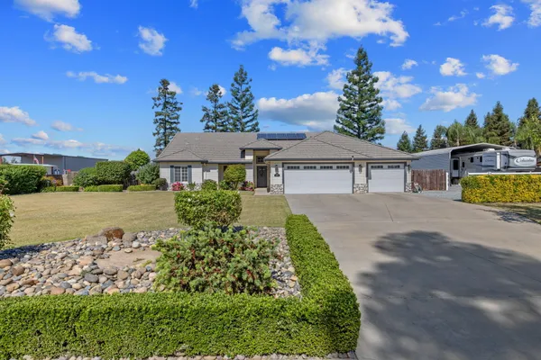 $750,000 | 32065 Elbow Court, Visalia, CA 93291