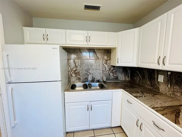 $1,475 | 1050 Atlantic Shores Boulevard, Unit 108, Hallandale Beach, FL 33009