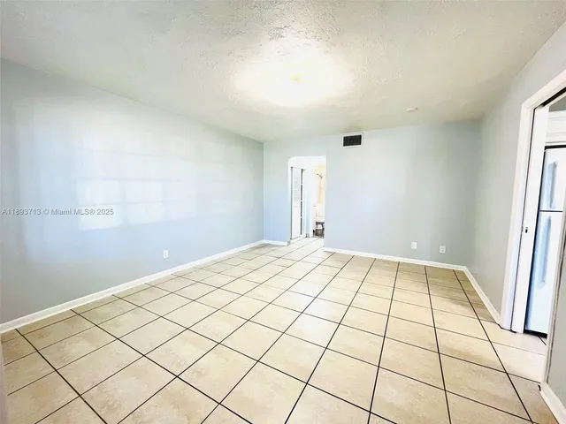 $1,475 | 1050 Atlantic Shores Boulevard, Unit 108, Hallandale Beach, FL 33009