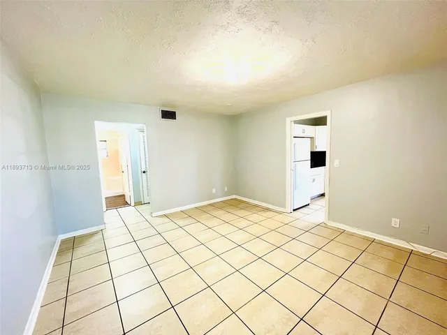 $1,475 | 1050 Atlantic Shores Boulevard, Unit 108, Hallandale Beach, FL 33009