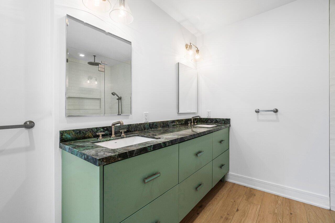 3020 Northeast 47th Street Lighthouse Point, FL 33064 - Photo 20 of 54 Owner's Bath