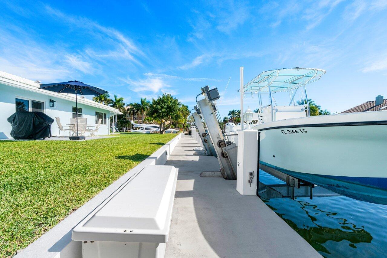 3020 Northeast 47th Street Lighthouse Point, FL 33064 - Photo 41 of 54 20,000 lb Boat Lift
