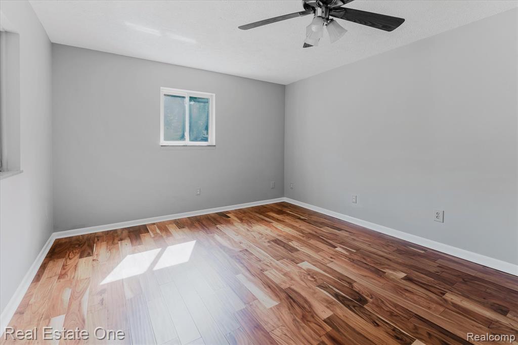 2270 Kingsford Road Rochester Hills, MI 48309 - Photo 15 of 43