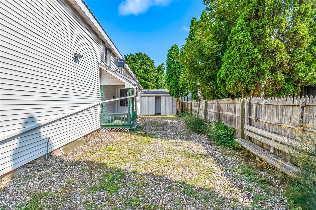 118 West Chicago Road Allen, MI 49227 - Photo 3 of 51 Gallery Image 3
