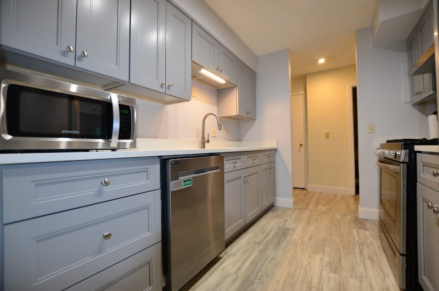 210 Brook Village Road, Unit 13 Nashua, NH 03062 - Photo 11 of 42 Gallery Image 11