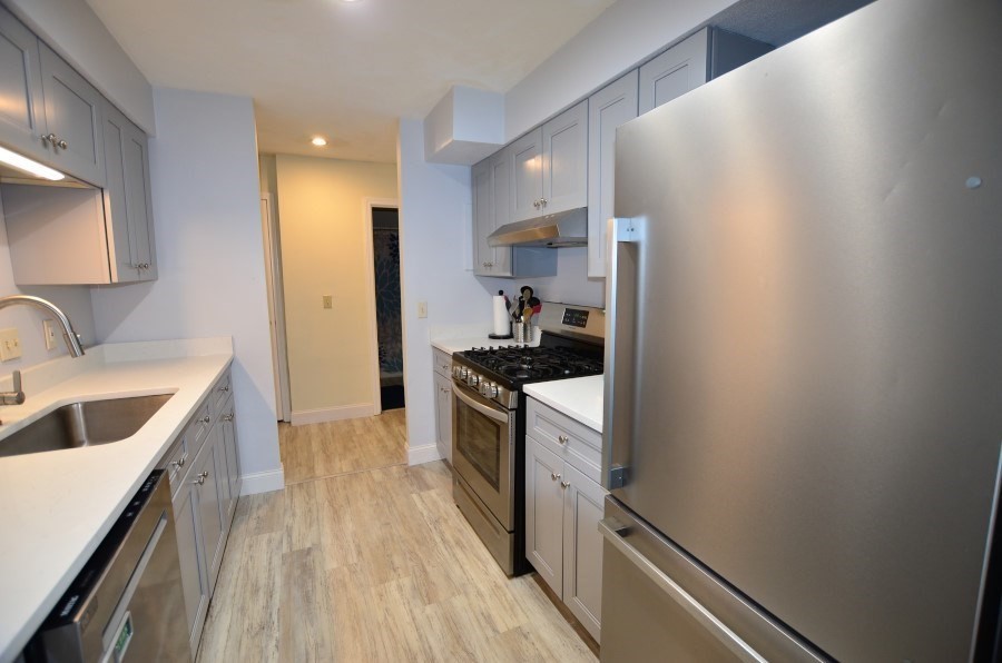 210 Brook Village Road, Unit 13 Nashua, NH 03062 - Photo 12 of 42 Gallery Image 12