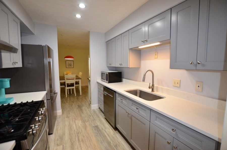 210 Brook Village Road, Unit 13 Nashua, NH 03062 - Photo 9 of 42 Gallery Image 9