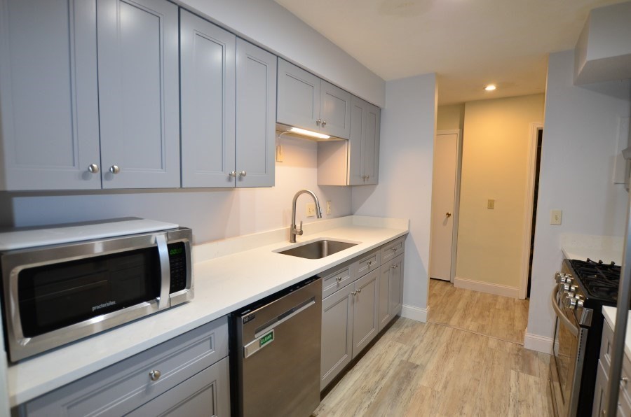 210 Brook Village Road, Unit 13 Nashua, NH 03062 - Photo 10 of 42 Gallery Image 10