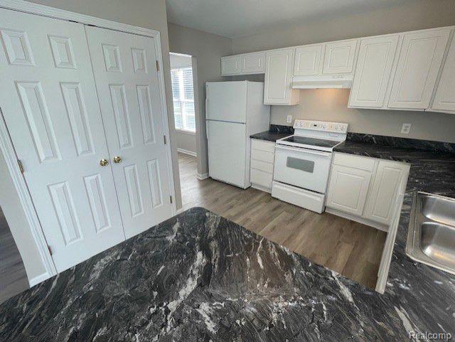 1611 Milverton Road Troy, MI 48083 - Photo 6 of 23