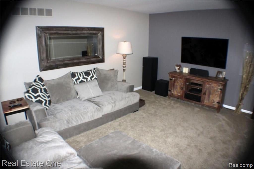 511 Whitney Drive Rochester Hills, MI 48307 - Photo 7 of 25