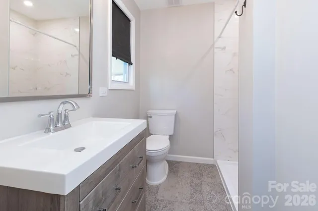 $450,000 | 1226 Pinebrook Circle, Hendersonville, NC 28739