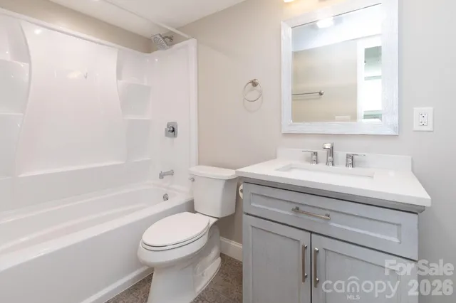 $450,000 | 1226 Pinebrook Circle, Hendersonville, NC 28739