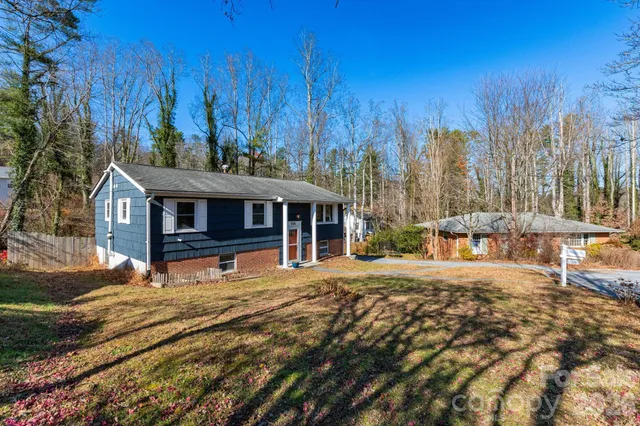 $450,000 | 1226 Pinebrook Circle, Hendersonville, NC 28739