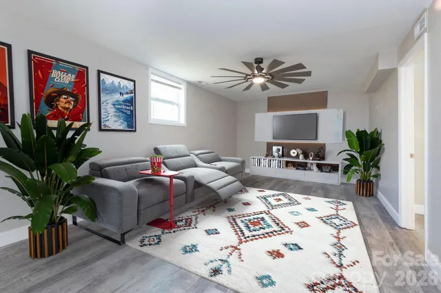 $450,000 | 1226 Pinebrook Circle, Hendersonville, NC 28739