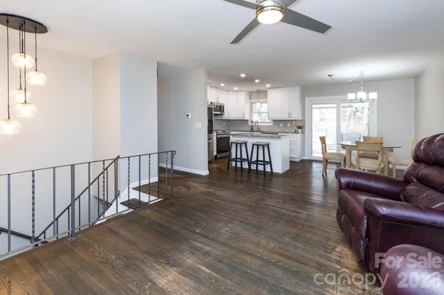 $450,000 | 1226 Pinebrook Circle, Hendersonville, NC 28739