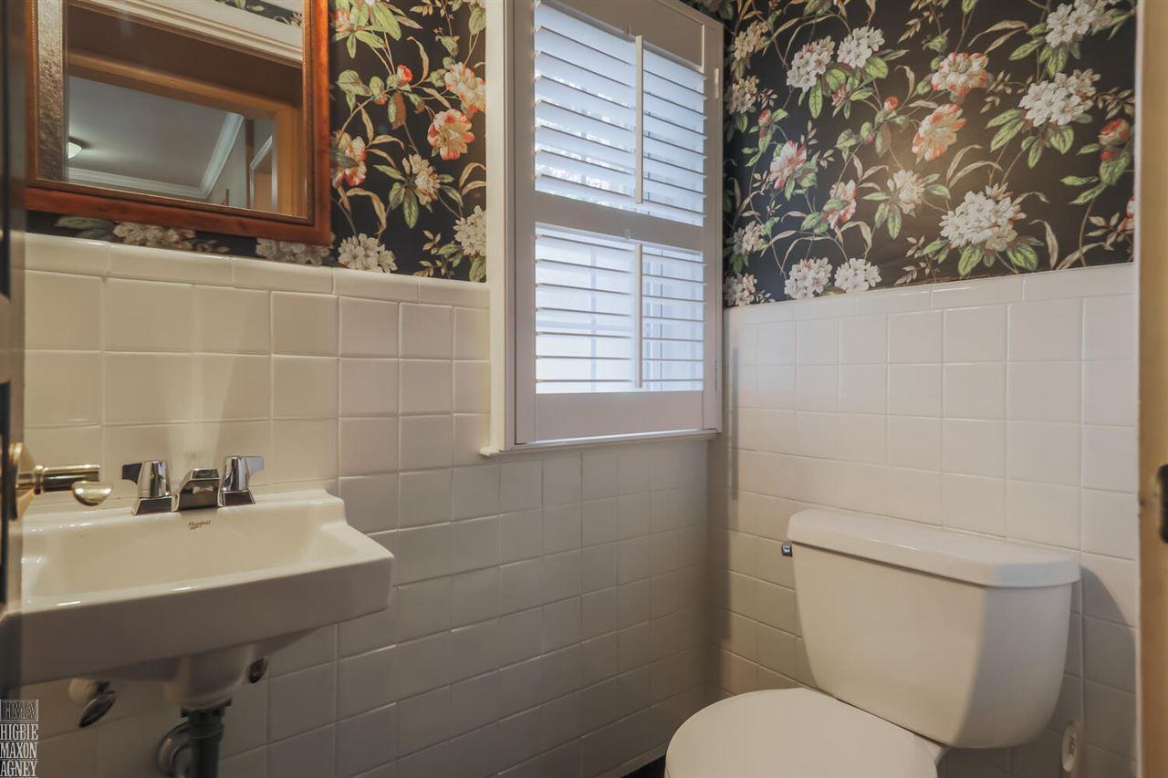 162 Fisher Road Grosse Pointe Farms, MI 48230 - Photo 15 of 39